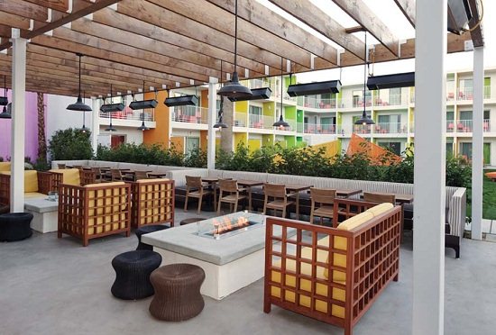 Mẫu ghế gỗ café ngoài trời cuốn hút
